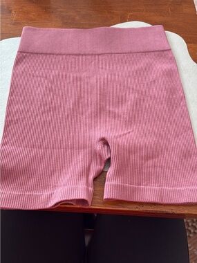 Ribbed High-Waist Women's Biker Shorts - Dusty Rose